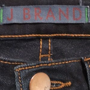 J BRAND
811 Mid Rise Skinny Leg Jeans - Ignite